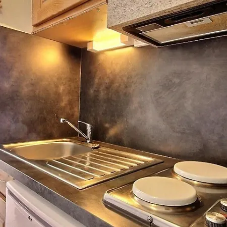 Apartment Renove Au Pied Des Pistes Avec Balcon, Ideal Pour 2 Personnes - Fr-1-455-117