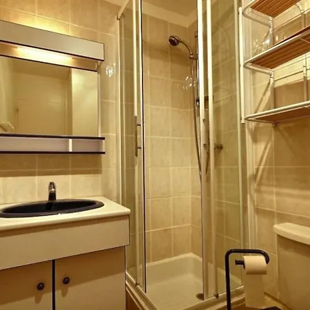 Apartment Renove Au Pied Des Pistes Avec Balcon, Ideal Pour 2 Personnes - Fr-1-455-117